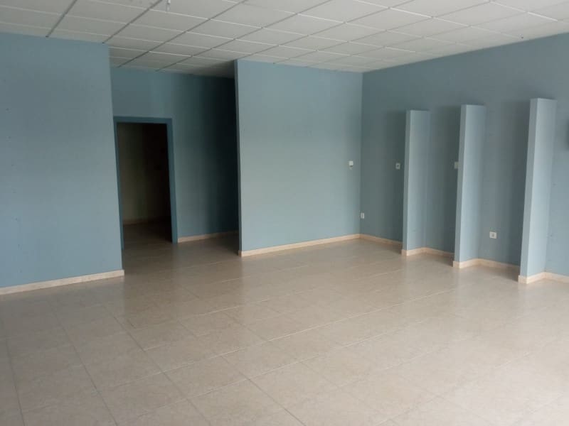 Commercial for rent in Ferrol - € 400 (Ref: 8949051)