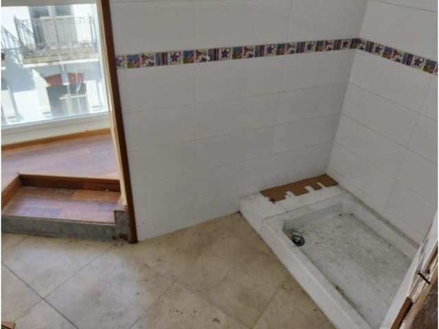 Apartment for sale in Ferrol - € 225,000 (Ref: 8992089)