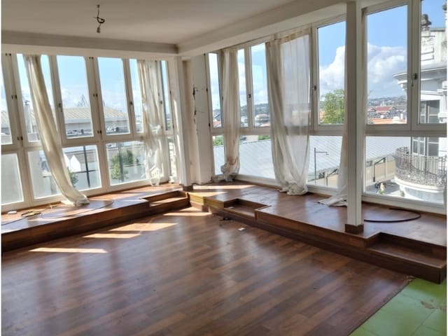 Apartment for sale in Ferrol - € 225,000 (Ref: 8992089)