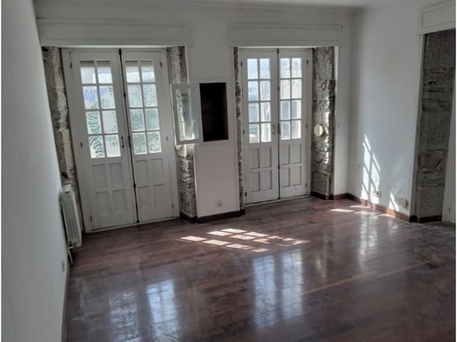 Apartment for sale in Ferrol - € 225,000 (Ref: 8992089)