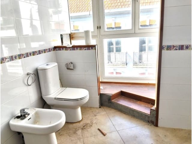 Apartment for sale in Ferrol - € 225,000 (Ref: 8992089)