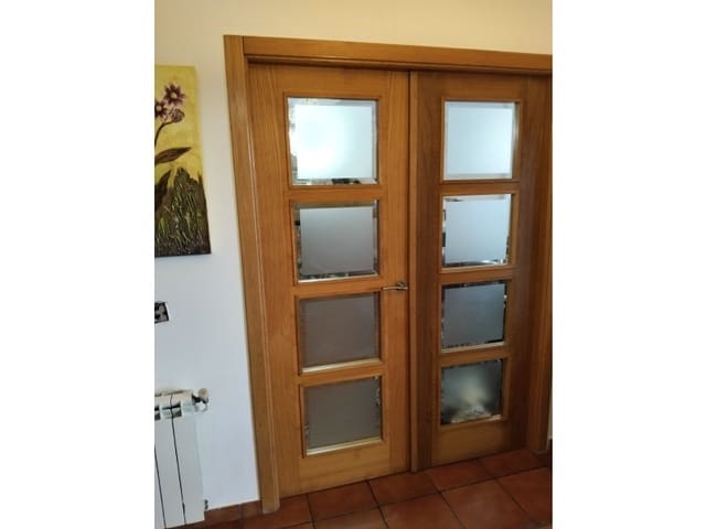 7 slaapkamer Villa te koop in Ares met garage - € 530.000 (Ref: 9001360)