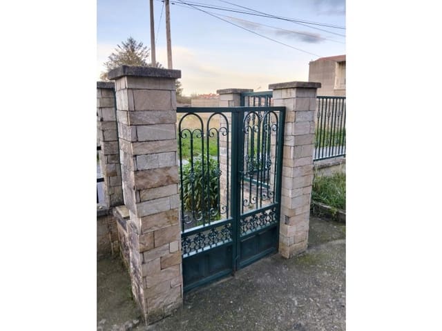 7 slaapkamer Villa te koop in Ares met garage - € 530.000 (Ref: 9001360)