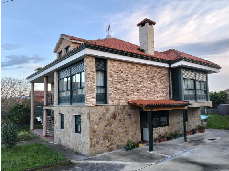 7 soveværelse Villa til salg i Ares med garage - € 530.000 (Ref: 9001360)