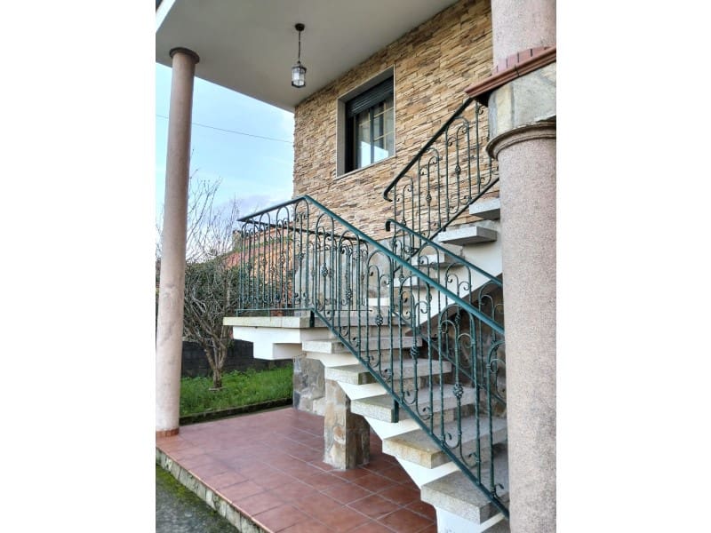 7 soveværelse Villa til salg i Ares med garage - € 530.000 (Ref: 9001360)