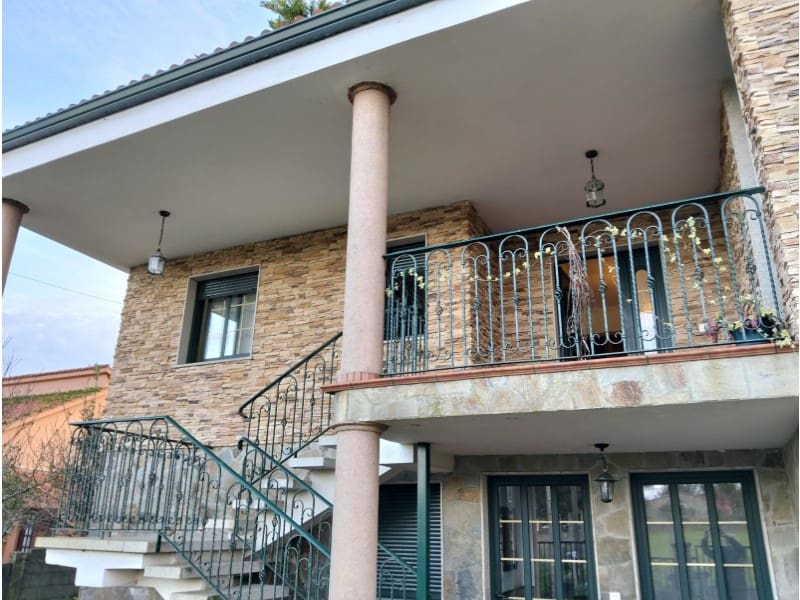 7 soveværelse Villa til salg i Ares med garage - € 530.000 (Ref: 9001360)