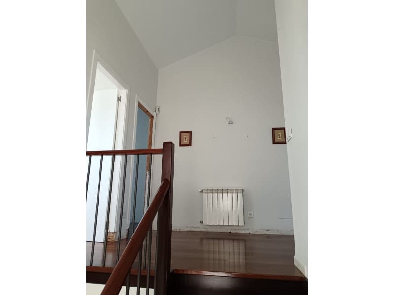 4 bedroom Villa for sale in Mino with garage - € 550,000 (Ref: 9001361)