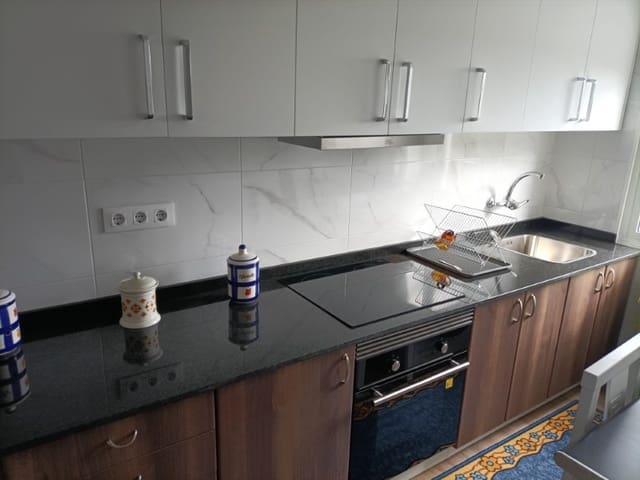 2 bedroom Apartment for rent in Ferrol - € 800 (Ref: 9272521)