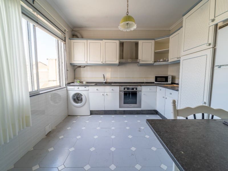 2 bedroom Flat for sale in Ferrol - € 85,000 (Ref: 9338572)