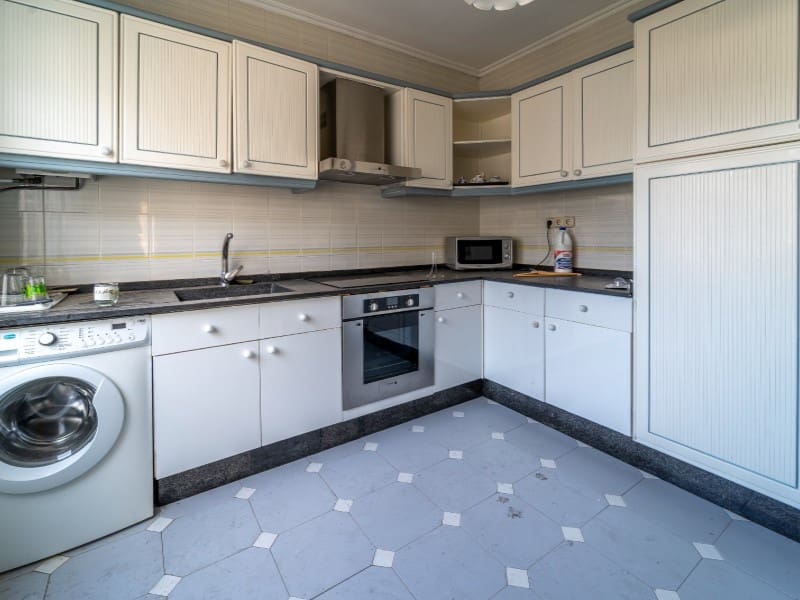 2 bedroom Flat for sale in Ferrol - € 85,000 (Ref: 9338572)