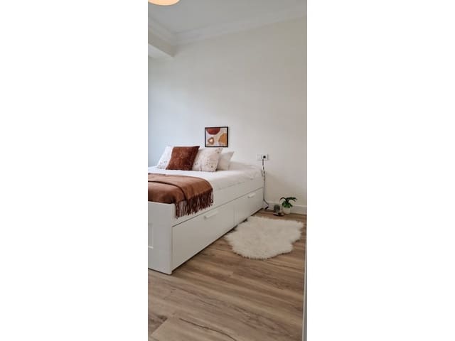 3 bedroom Flat for rent in Ferrol - € 700 (Ref: 9433351)