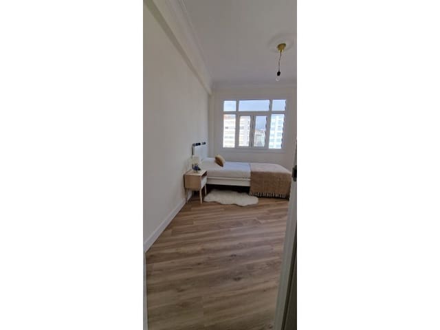 3 bedroom Flat for rent in Ferrol - € 700 (Ref: 9433351)