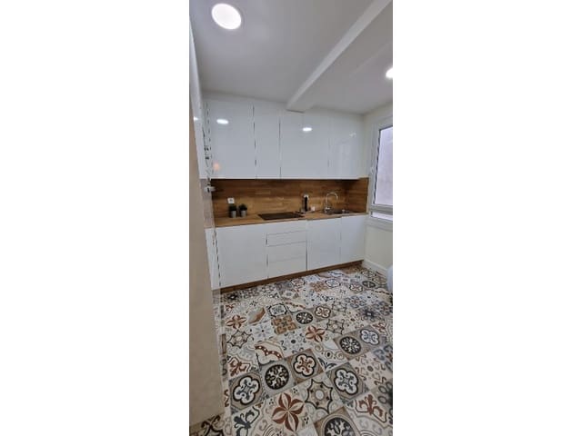 3 bedroom Flat for rent in Ferrol - € 700 (Ref: 9433351)