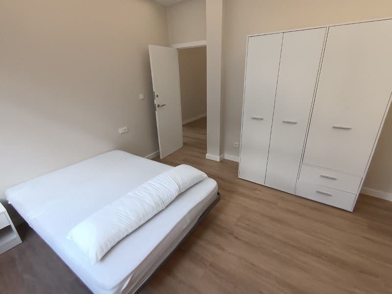 7 sypialnia Mieszkanie do wynajęcia w Ferrol - 1 500 € (Ref: 9440043)