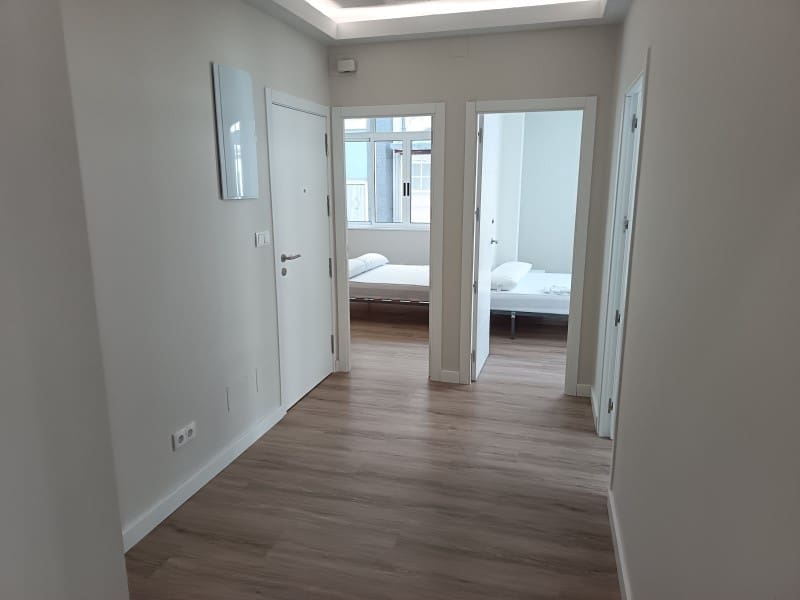 7 sypialnia Mieszkanie do wynajęcia w Ferrol - 1 500 € (Ref: 9440043)