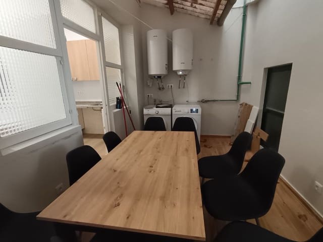 7 sypialnia Mieszkanie do wynajęcia w Ferrol - 1 500 € (Ref: 9440043)