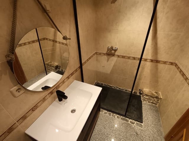 2 soverom Leilighet til salgs i Ferrol med garasje - € 138 000 (Ref: 9452063)