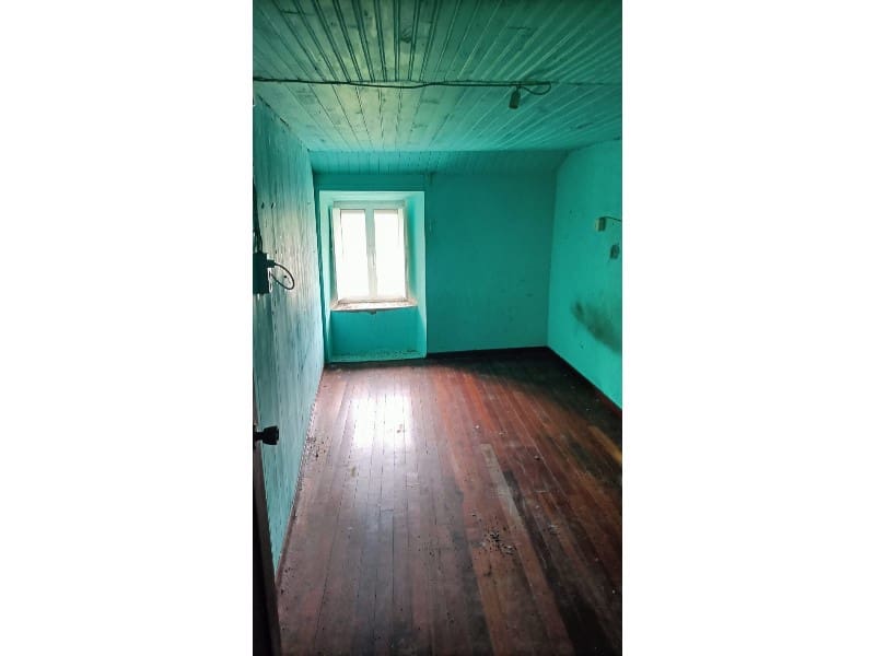 4 bedroom Finca/Country House for sale in Ortigueira - € 22,500 (Ref: 9465576)