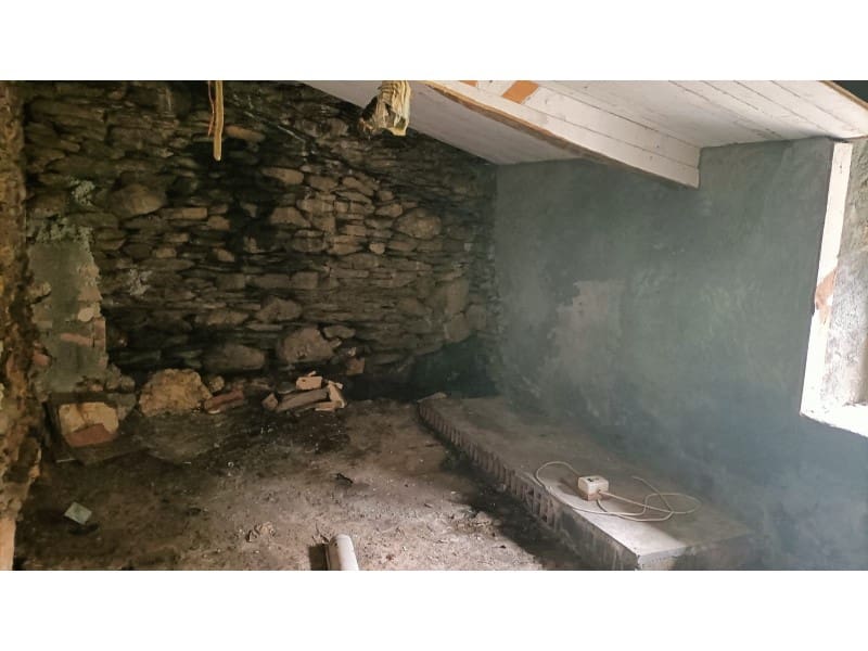 4 bedroom Finca/Country House for sale in Ortigueira - € 22,500 (Ref: 9465576)