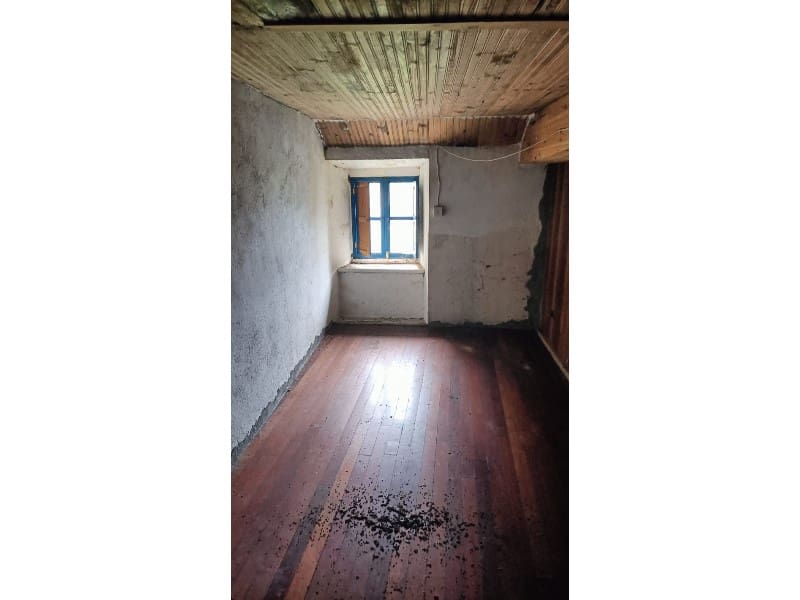 4 bedroom Finca/Country House for sale in Ortigueira - € 22,500 (Ref: 9465576)