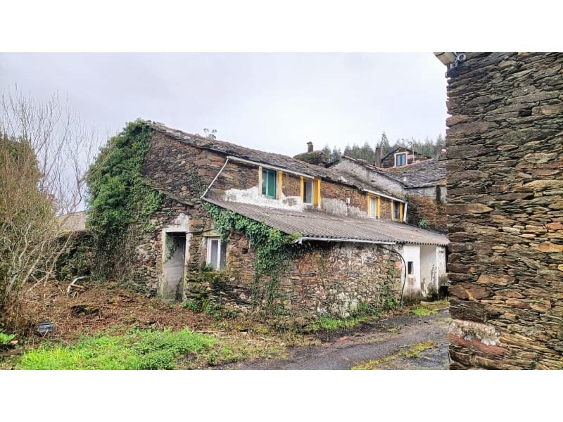 4 bedroom Finca/Country House for sale in Ortigueira - € 22,500 (Ref: 9465576)