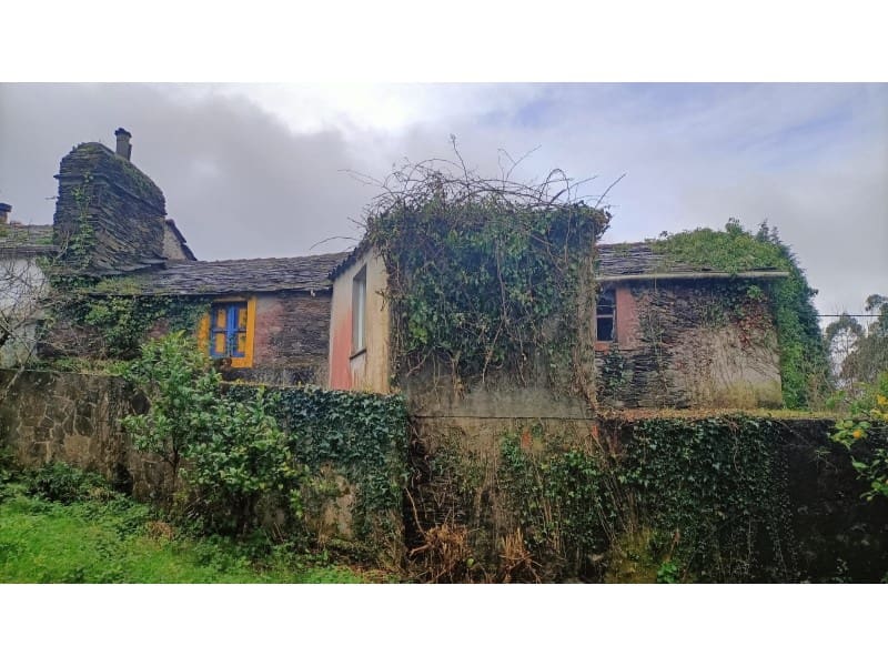 4 bedroom Finca/Country House for sale in Ortigueira - € 22,500 (Ref: 9465576)