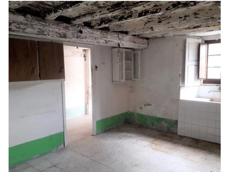 4 makuuhuone Omakotitalo myytävänä paikassa A Capela - 41 600 € (Ref: 9465577)