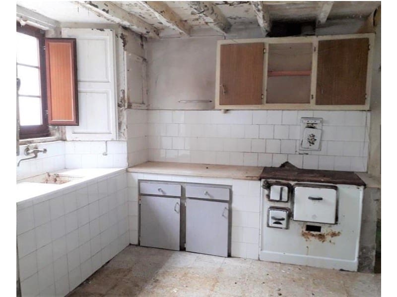 4 makuuhuone Omakotitalo myytävänä paikassa A Capela - 41 600 € (Ref: 9465577)