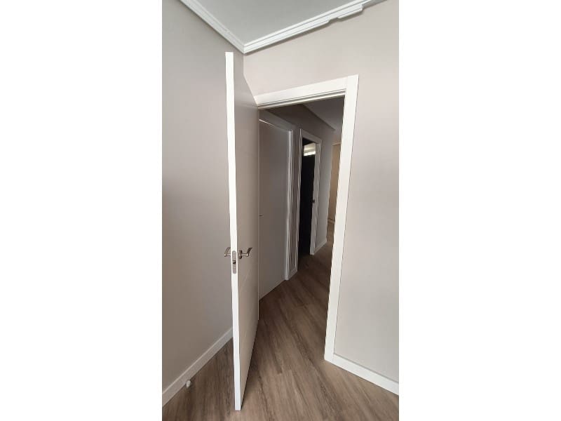 3 bedroom Flat for rent in Ferrol - € 1,000 (Ref: 9534357)