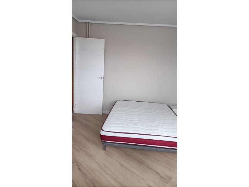 3 bedroom Flat for rent in Ferrol - € 1,000 (Ref: 9534357)