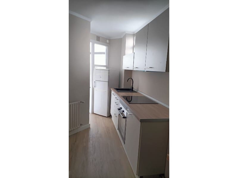 3 bedroom Flat for rent in Ferrol - € 1,000 (Ref: 9534357)