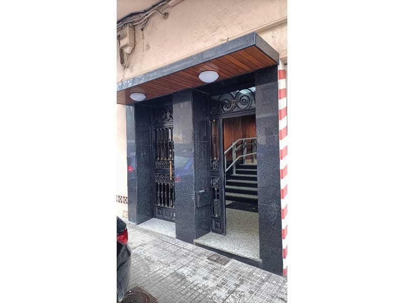 3 bedroom Flat for rent in Ferrol - € 1,000 (Ref: 9534357)