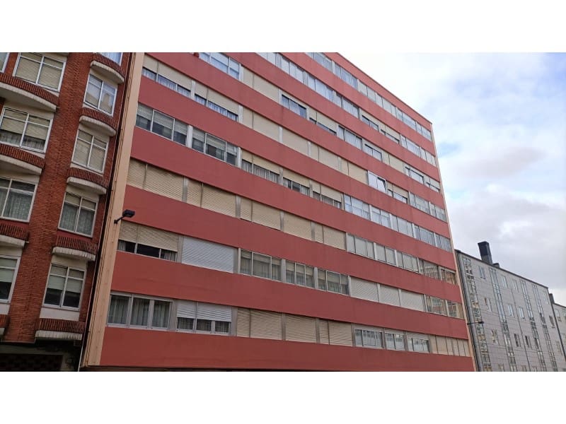 3 bedroom Flat for rent in Ferrol - € 1,000 (Ref: 9534357)