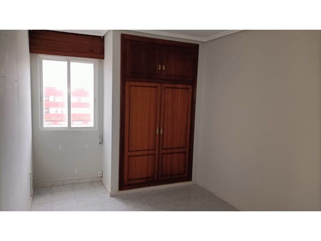 4 slaapkamer Appartement te koop in Valdoviño - € 117.000 (Ref: 9565100)