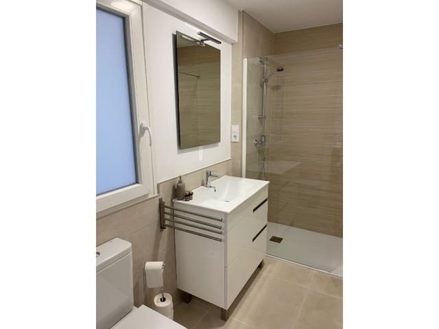 Piso de 3 habitaciones en Ferrol en alquiler - 840 € (Ref: 9582889)