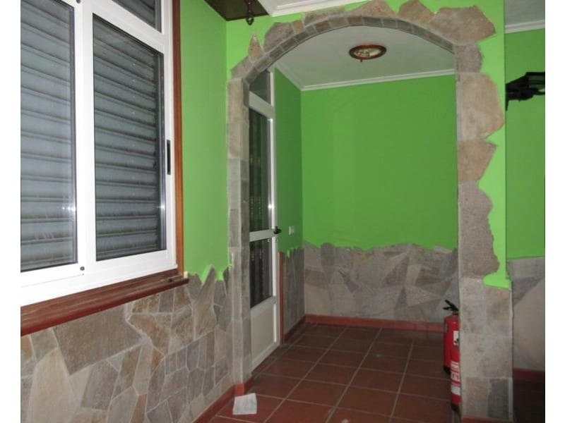 Commercial for sale in Ares - € 110,000 (Ref: 9591192)