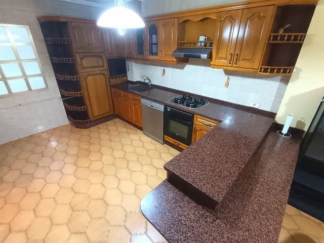 3 soverom Leilighet til leie i Ferrol - € 750 (Ref: 9644947)