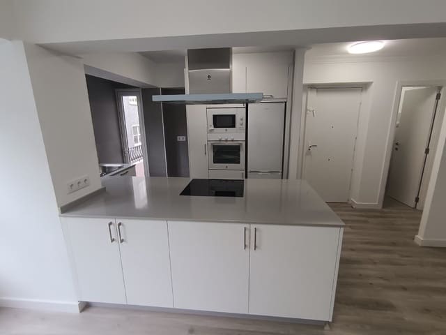 2 makuuhuone Asunto myytävänä paikassa Ferrol - 205 000 € (Ref: 9677061)