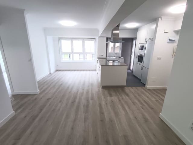 2 makuuhuone Asunto myytävänä paikassa Ferrol - 205 000 € (Ref: 9677061)