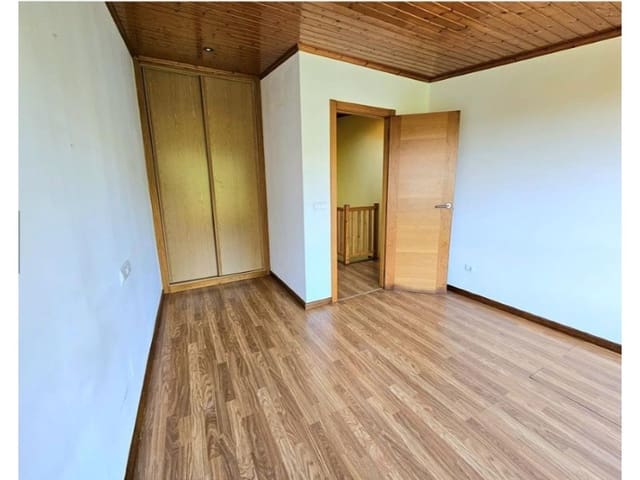 4 quarto Moradia Geminada para venda em A Pobra do Caramiñal com garagem - 195 100 € (Ref: 9701486)