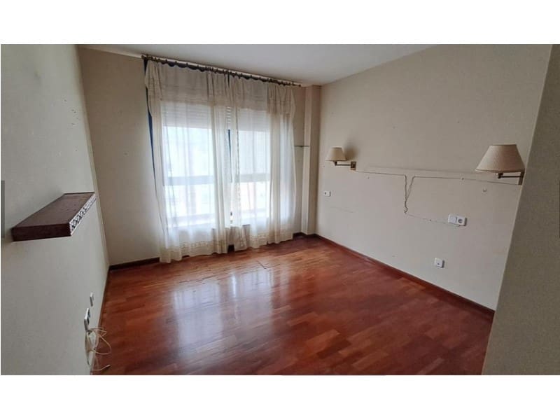 2 soveværelse Lejlighed til salg i A Coruna by med garage - € 260.000 (Ref: 9701487)
