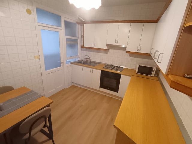 Piso de 3 habitaciones en Ferrol en alquiler - 700 € (Ref: 9711819)