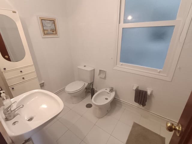 Piso de 3 habitaciones en Ferrol en alquiler - 700 € (Ref: 9711819)