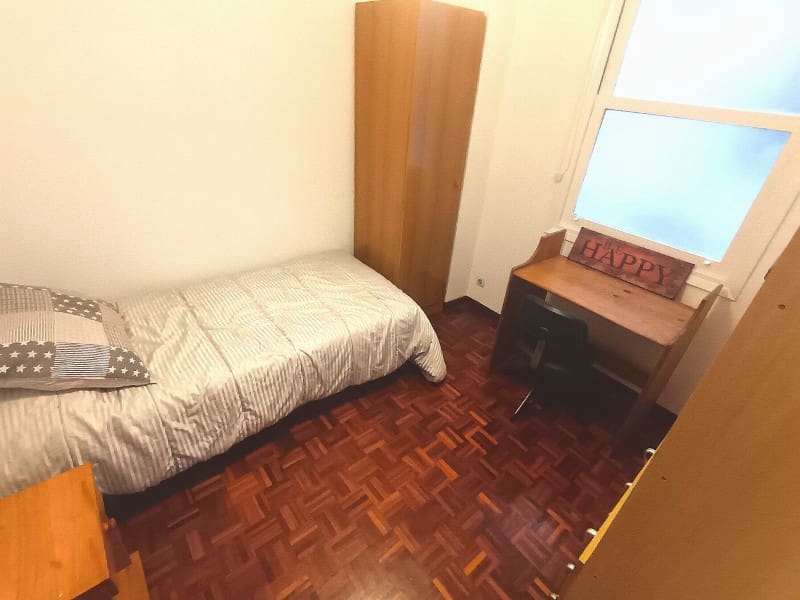 3 bedroom Flat for rent in Ferrol - € 700 (Ref: 9711819)