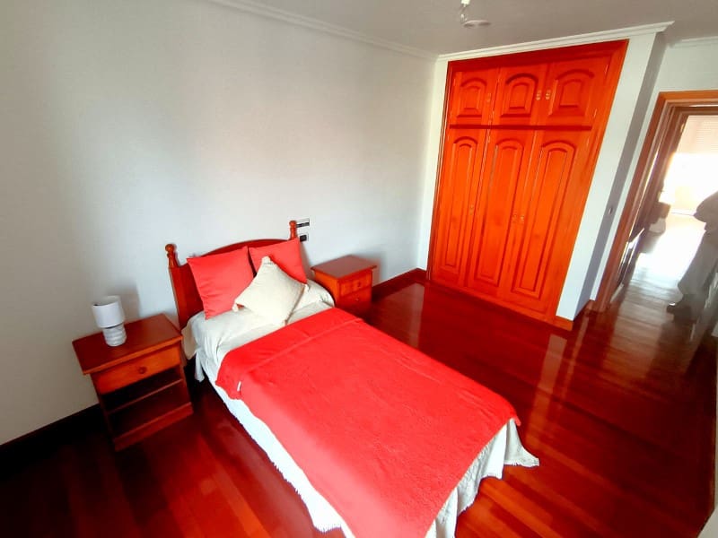 3 bedroom Flat for rent in Ferrol - € 900 (Ref: 9711820)