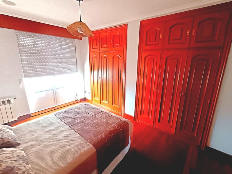 3 bedroom Flat for rent in Ferrol - € 900 (Ref: 9711820)