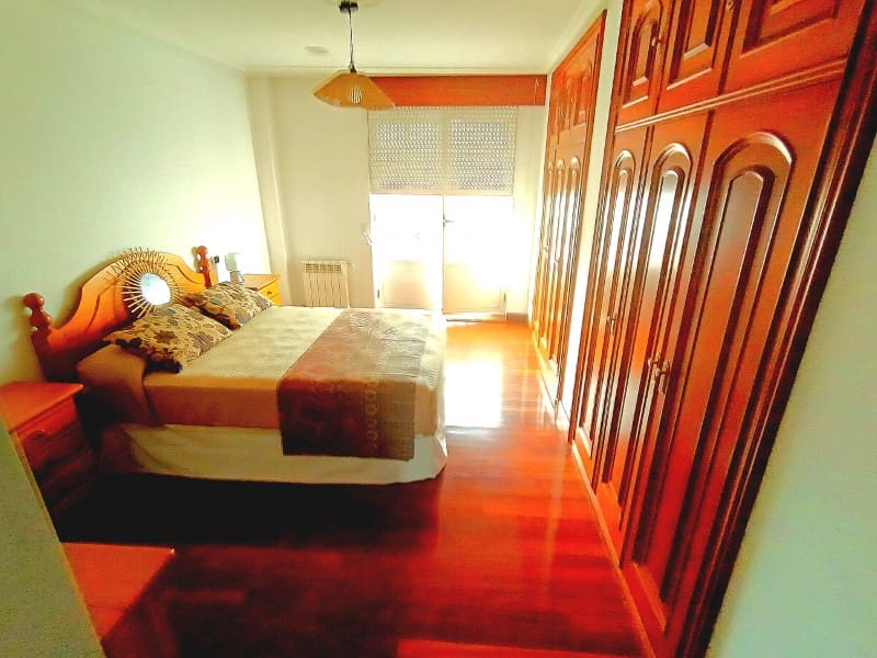 3 bedroom Flat for rent in Ferrol - € 900 (Ref: 9711820)