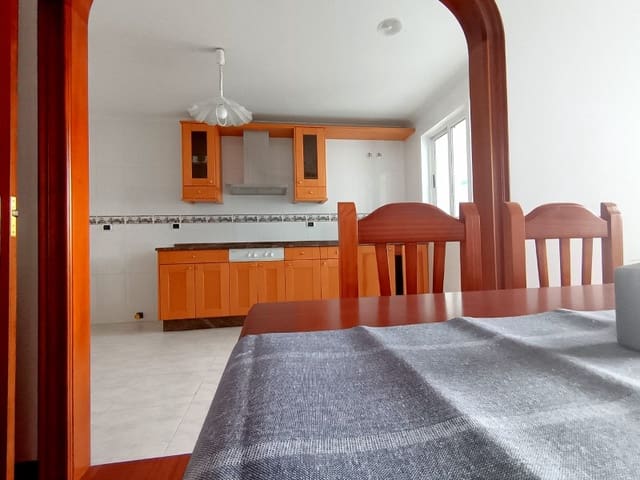 3 bedroom Flat for rent in Ferrol - € 900 (Ref: 9711820)