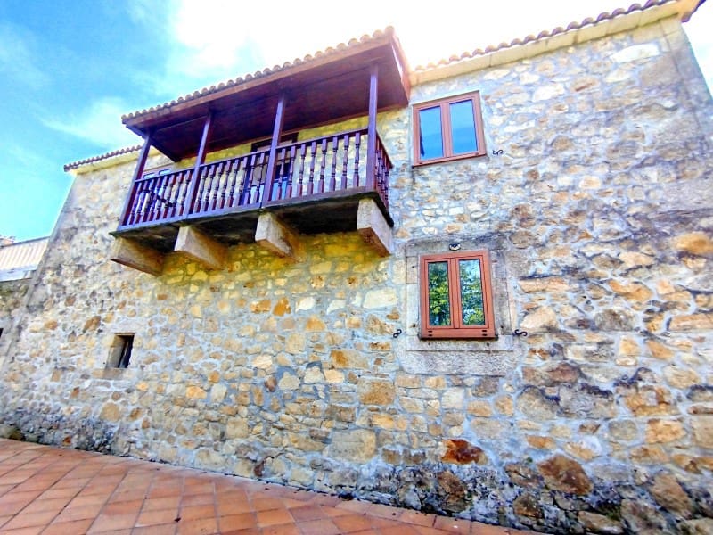4 bedroom Villa for sale in Ferrol - € 297,000 (Ref: 9721485)