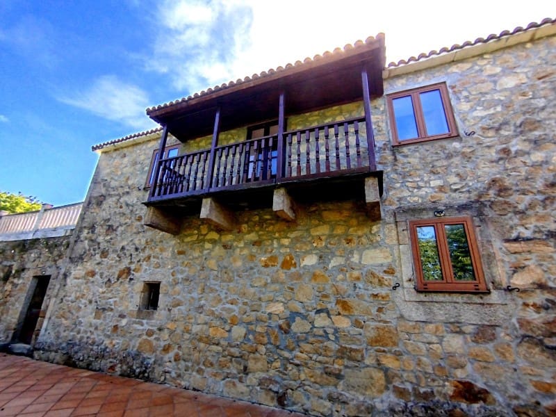 4 bedroom Villa for sale in Ferrol - € 297,000 (Ref: 9721485)